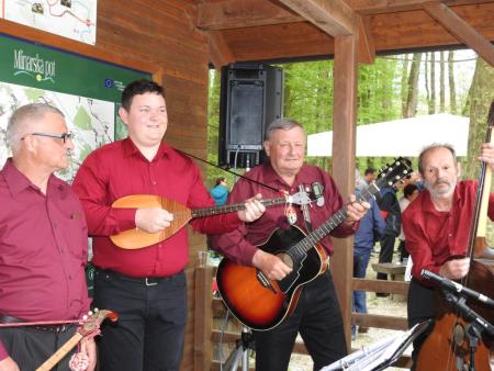 Pohod po novozgrajenih pločnikih 26